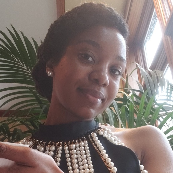 Meet your Posher, Tesha - Picture 1 of 1